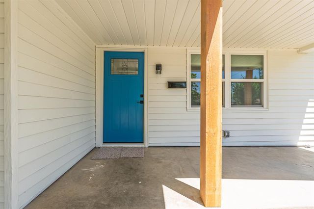 1105 N McKinley Avenue, Shawnee, OK 74801