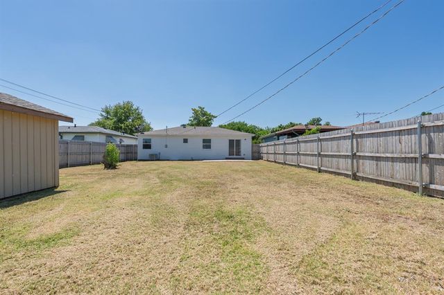1105 N McKinley Avenue, Shawnee, OK 74801