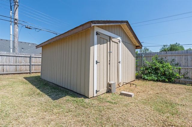 1105 N McKinley Avenue, Shawnee, OK 74801