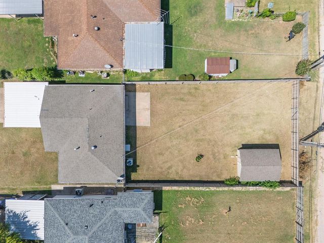 1105 N McKinley Avenue, Shawnee, OK 74801