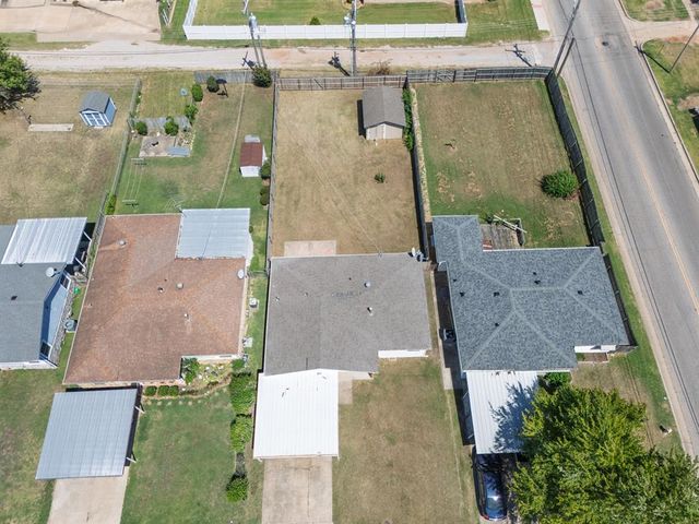 1105 N McKinley Avenue, Shawnee, OK 74801