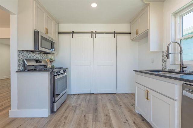 1105 N McKinley Avenue, Shawnee, OK 74801