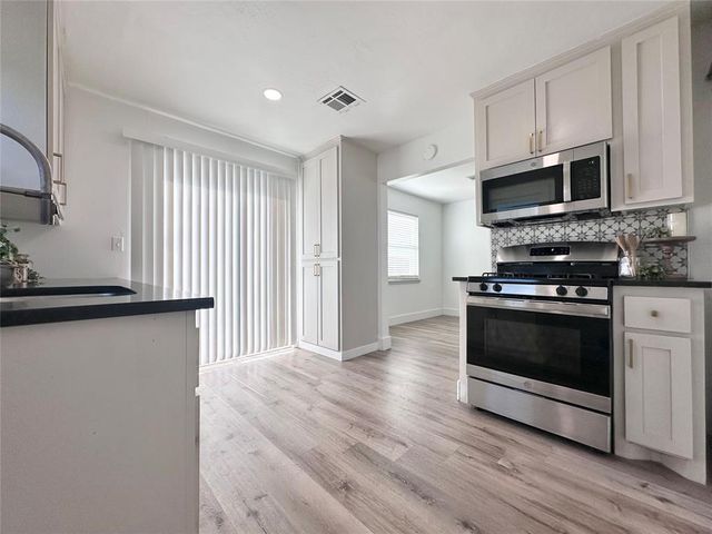 1105 N McKinley Avenue, Shawnee, OK 74801