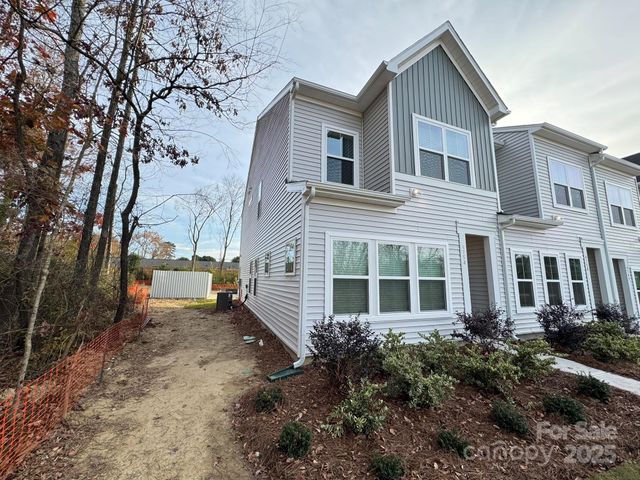 4754 Lakeview Road N 19, Charlotte, NC 28216