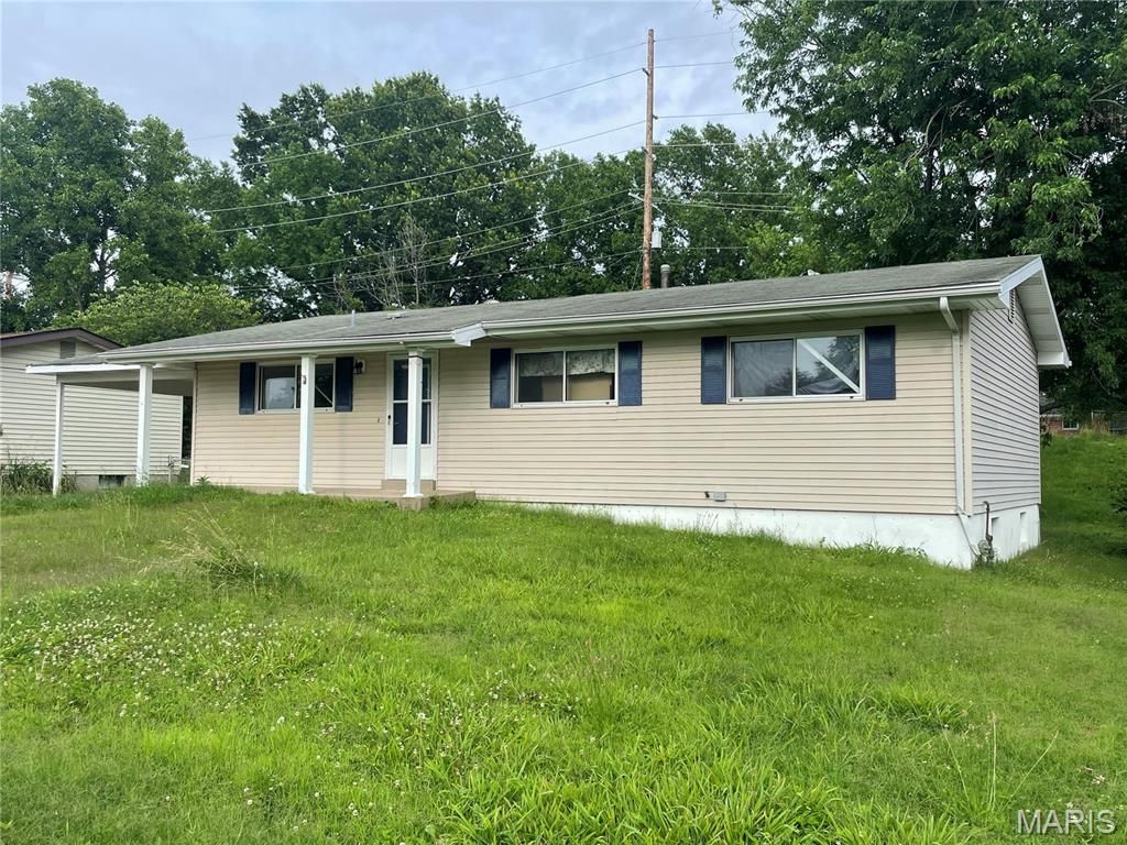 4136 Golden Valley Drive, Unincorporated, MO 63129