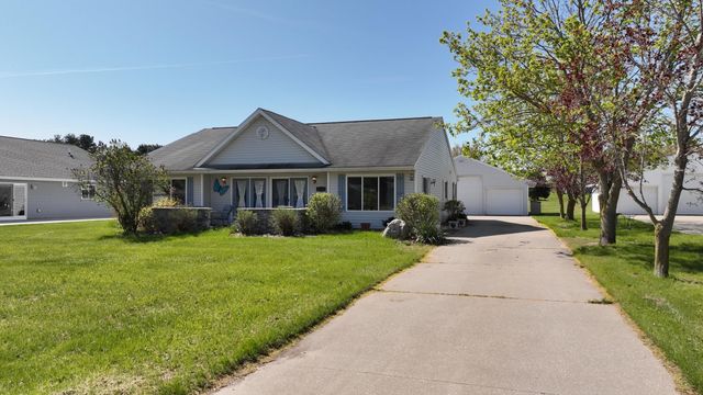 1239 Clubhouse Drive, Lake Isabella, MI 48893