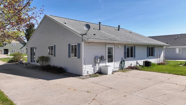 1239 Clubhouse Drive, Lake Isabella, MI 48893