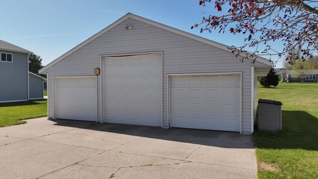 1239 Clubhouse Drive, Lake Isabella, MI 48893