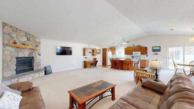 1239 Clubhouse Drive, Lake Isabella, MI 48893