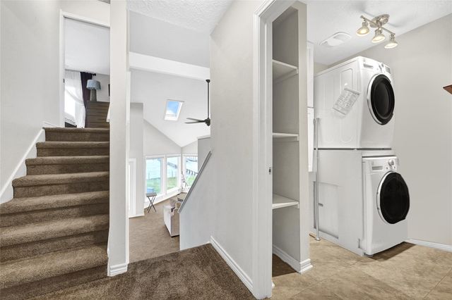 1547 John Street, Dickinson, TX 77539