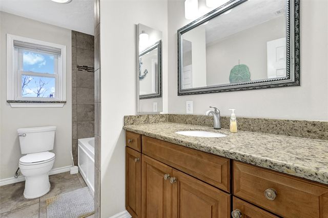 1547 John Street, Dickinson, TX 77539