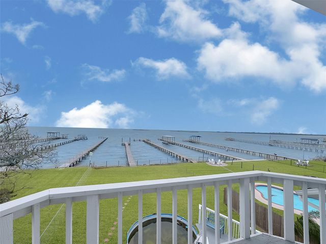 1547 John Street, Dickinson, TX 77539