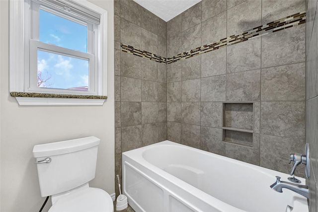 1547 John Street, Dickinson, TX 77539