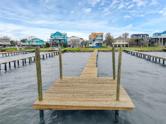 1547 John Street, Dickinson, TX 77539