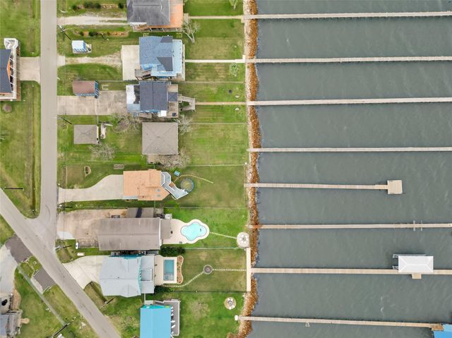 1547 John Street, Dickinson, TX 77539