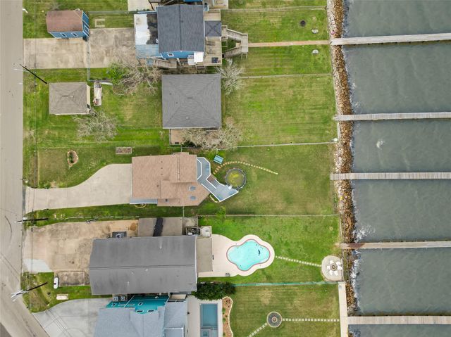 1547 John Street, Dickinson, TX 77539