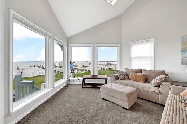 1547 John Street, Dickinson, TX 77539