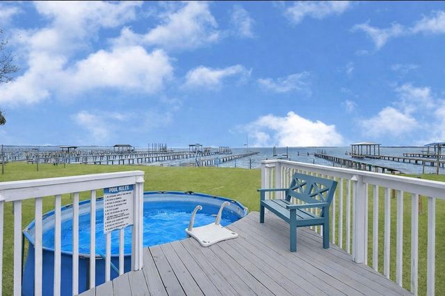 1547 John Street, Dickinson, TX 77539