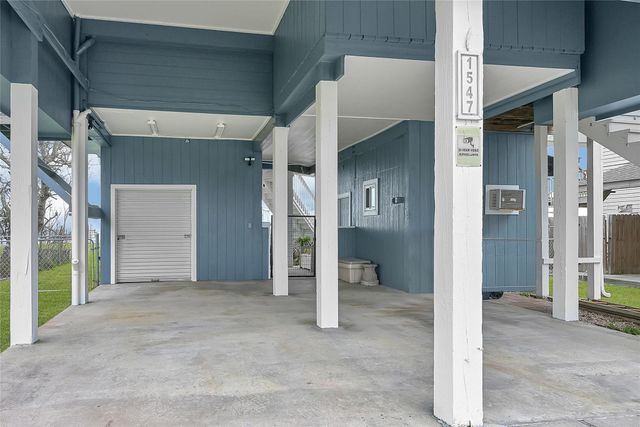 1547 John Street, Dickinson, TX 77539