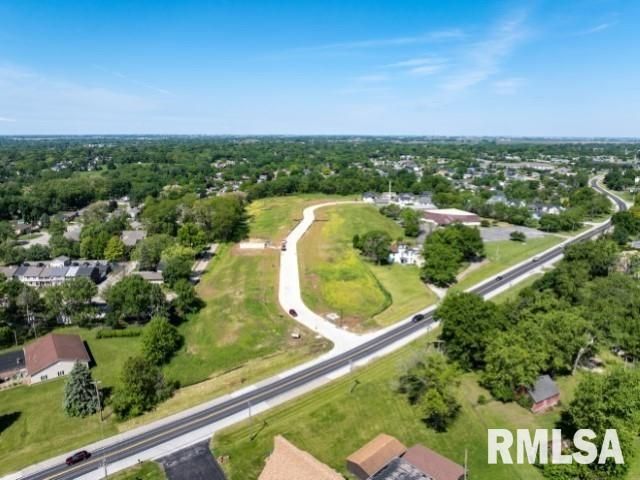 4718 WILLOW Circle, Davenport, IA 52806