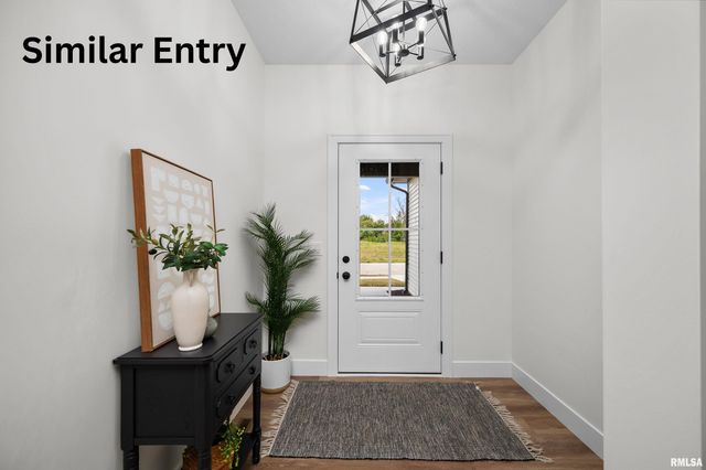 4718 WILLOW Circle, Davenport, IA 52806