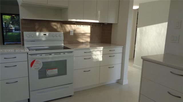 6085 N Sabal Palm Boulevard 204, Tamarac, FL 33319