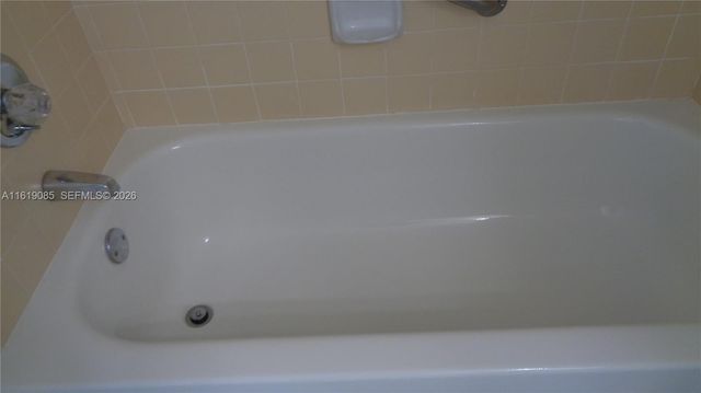 6085 N Sabal Palm Boulevard 204, Tamarac, FL 33319