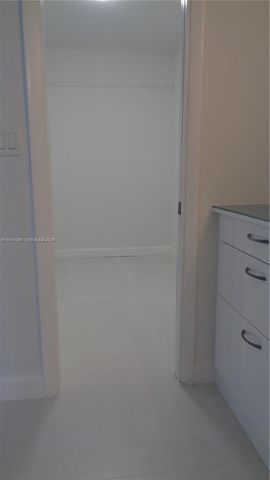 6085 N Sabal Palm Boulevard 204, Tamarac, FL 33319