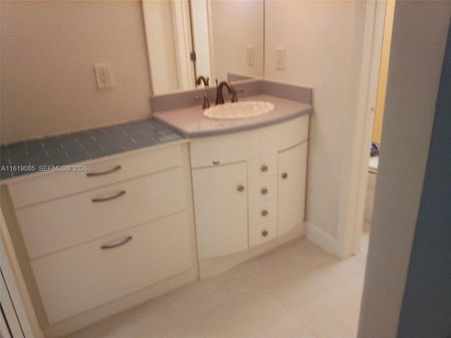 6085 N Sabal Palm Boulevard 204, Tamarac, FL 33319