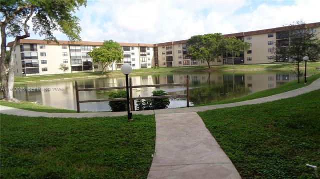6085 N Sabal Palm Boulevard 204, Tamarac, FL 33319