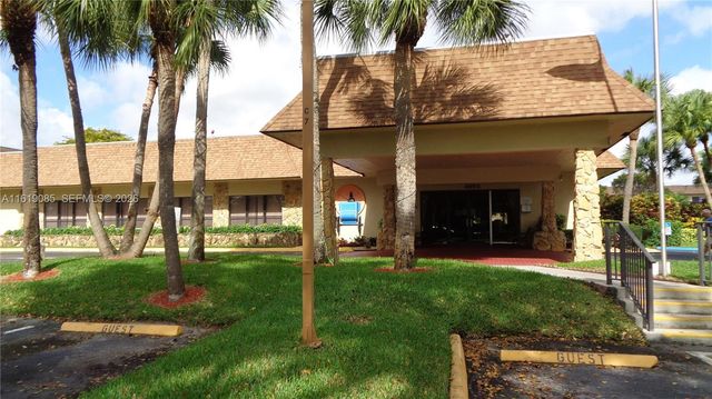 6085 N Sabal Palm Boulevard 204, Tamarac, FL 33319