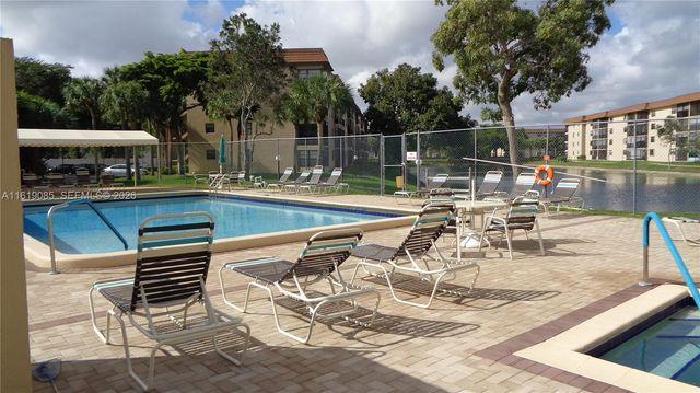 6085 N Sabal Palm Boulevard 204, Tamarac, FL 33319