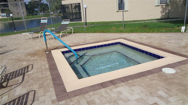 6085 N Sabal Palm Boulevard 204, Tamarac, FL 33319