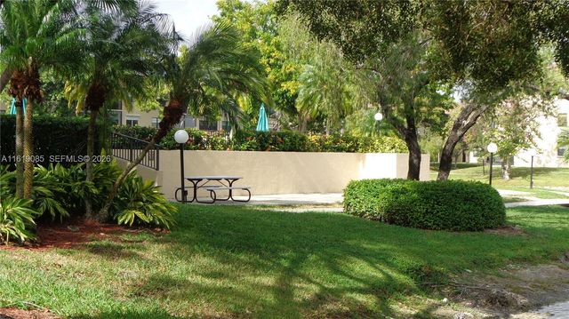 6085 N Sabal Palm Boulevard 204, Tamarac, FL 33319