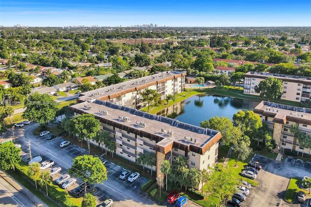 6085 N Sabal Palm Boulevard 204, Tamarac, FL 33319