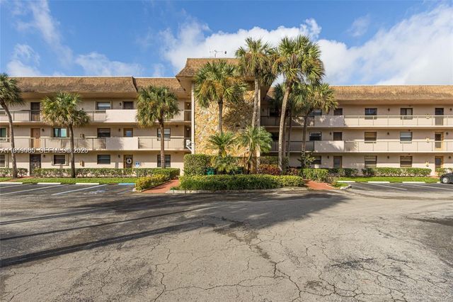 6085 N Sabal Palm Boulevard 204, Tamarac, FL 33319