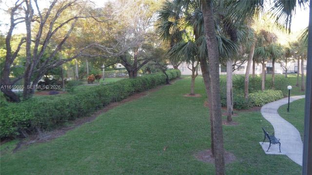 6085 N Sabal Palm Boulevard 204, Tamarac, FL 33319