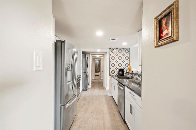 3216 Poe CV 4F, Lago Vista, TX 78645