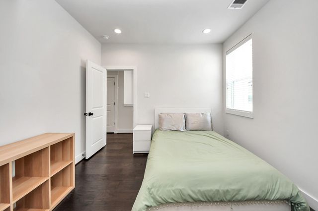 5502 Wheatley Street B, Houston, TX 77091