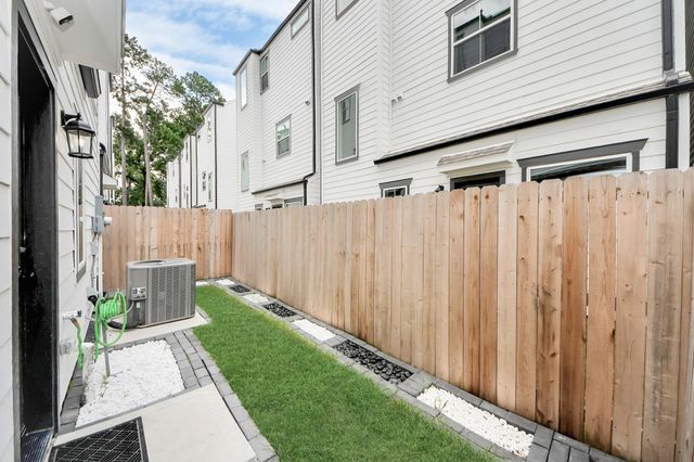 5502 Wheatley Street B, Houston, TX 77091