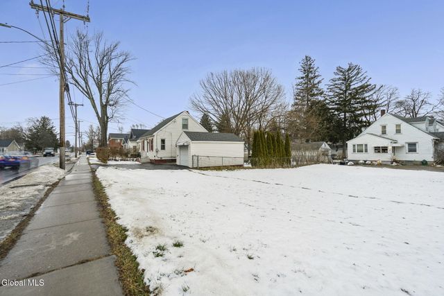 1468 Helderberg Avenue, Rotterdam, NY 12306