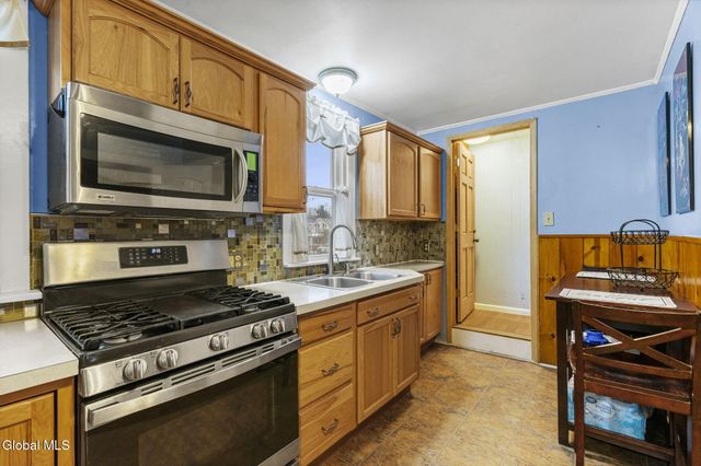 1468 Helderberg Avenue, Rotterdam, NY 12306