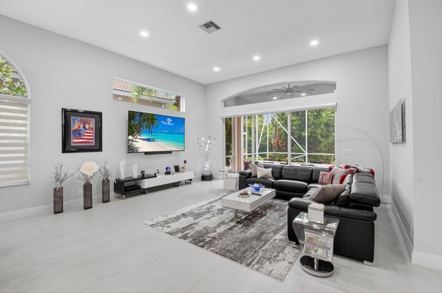 6942 Fairway Lakes Drive, Boynton Beach, FL 33472