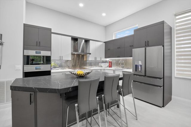 6942 Fairway Lakes Drive, Boynton Beach, FL 33472