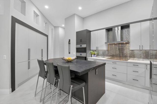 6942 Fairway Lakes Drive, Boynton Beach, FL 33472