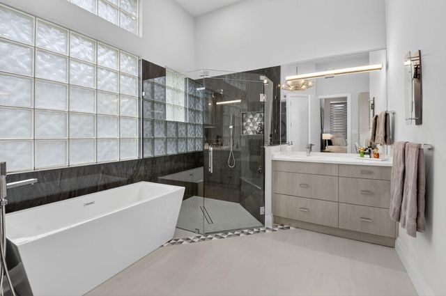 6942 Fairway Lakes Drive, Boynton Beach, FL 33472