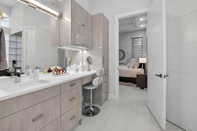 6942 Fairway Lakes Drive, Boynton Beach, FL 33472