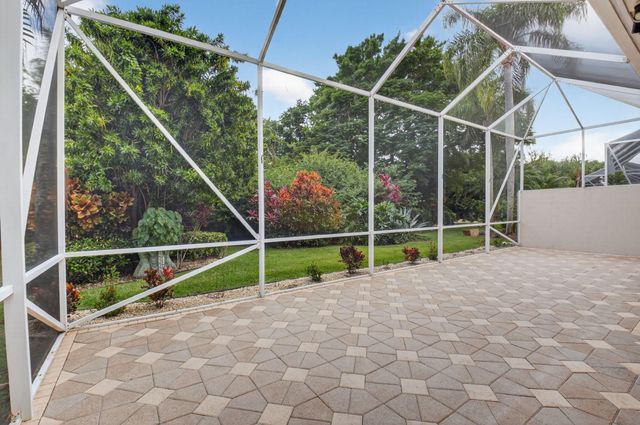 6942 Fairway Lakes Drive, Boynton Beach, FL 33472