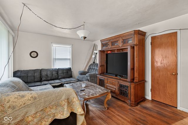 2607 E 8th Street, Anderson, IN 46012