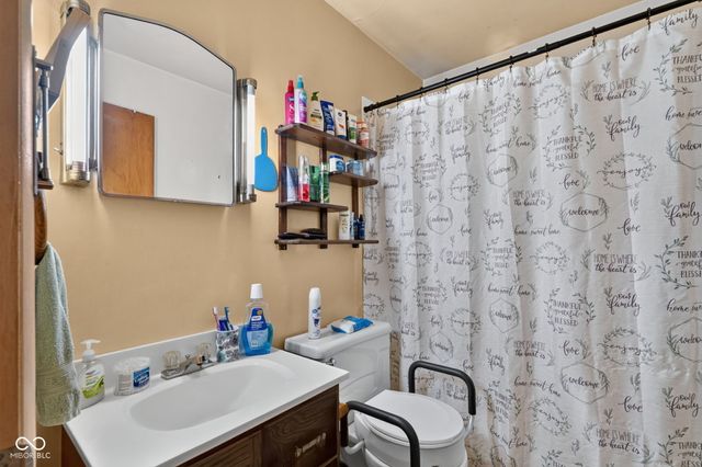 2607 E 8th Street, Anderson, IN 46012